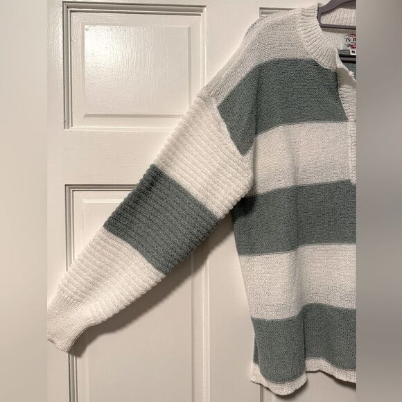 Top Notch Boutique Button Front Pullover Sweater White Sage Green Stripes Medium - Picture 4 of 8